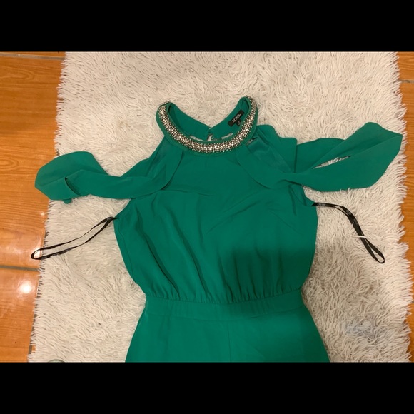 Cold-Shoulder Ruffled Jumpsuit - Picture 3 of 8